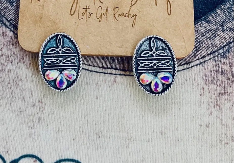 Western boots, stitch, stone stud earrings
