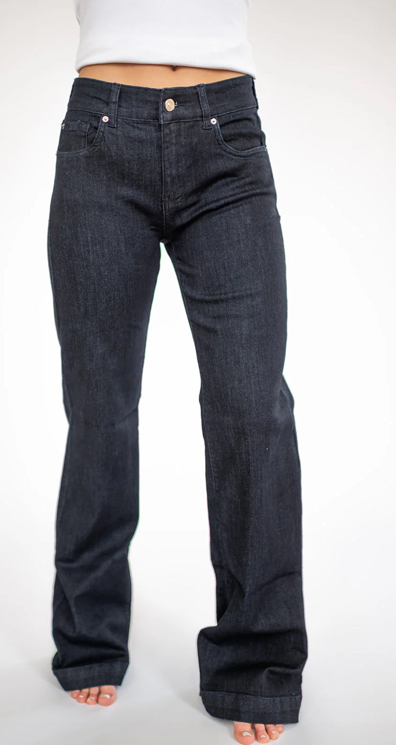 SIGNATURE TROUSER DARK WASH