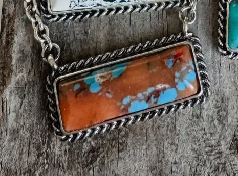 Western Semi Stone Bar Necklace
Color ORANGE\ TURQUOISE