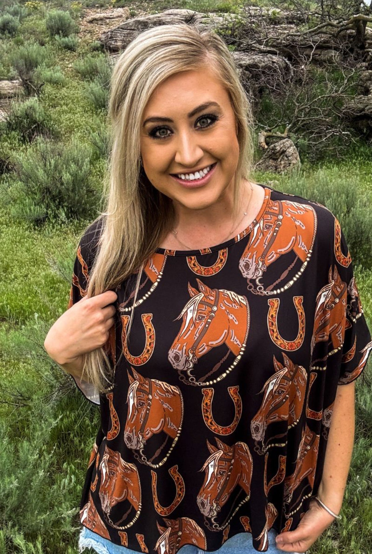 THE LUCKY HORSE SHOE TOP **sale was 33.00 NOW 18.00 All sale items are final & no returns on sale items.