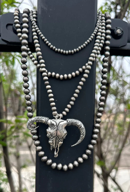 WILD AND WESTERN SKULL NECKLACE. 4 pieces in ONE !