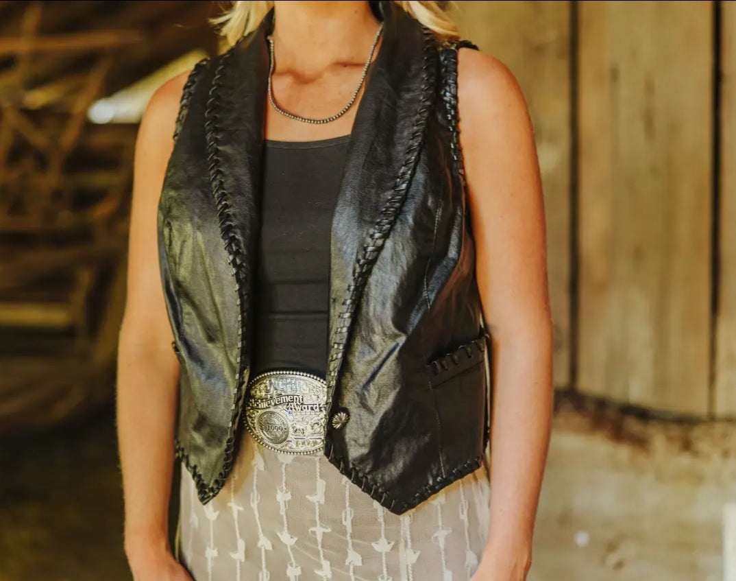 Whiskey Creek vest *Midnight