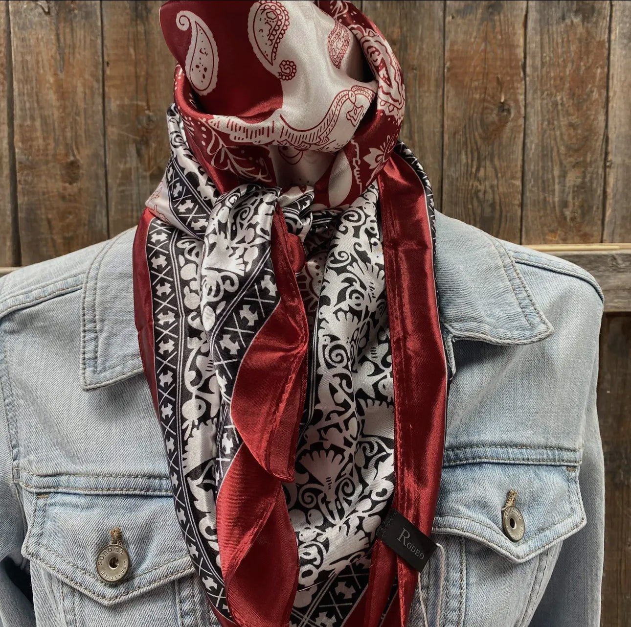 35X35" Wine Red/Cream Paisley Wild
Rag