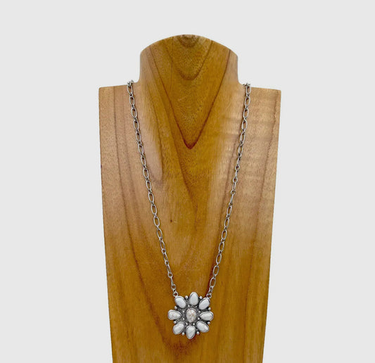 21 Inches Silver Metal Chain with WHITE Turquoise Stone Flower Concho Pendent Necklace