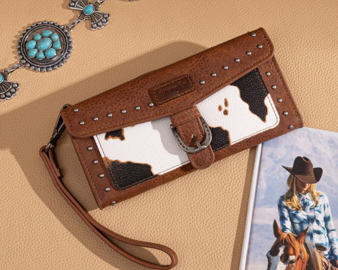 Wrangler Western Tri-Fold RFID Wallet/Wristlet With Detachable Credit Card Holder.