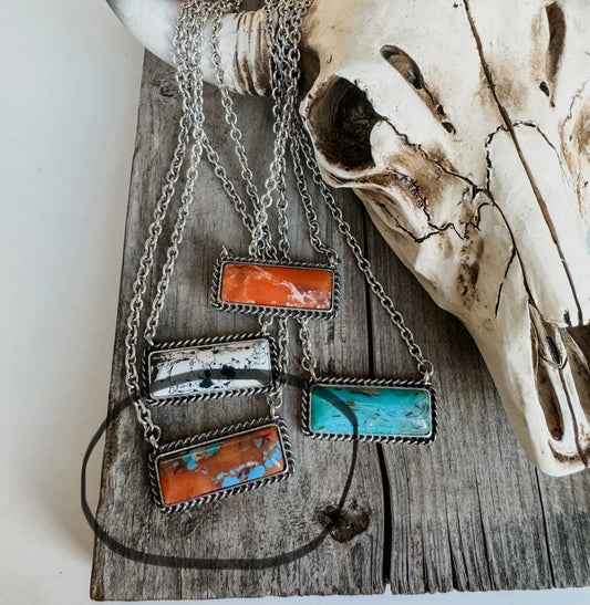 Western Semi Stone Bar Necklace
Color ORANGE\ TURQUOISE