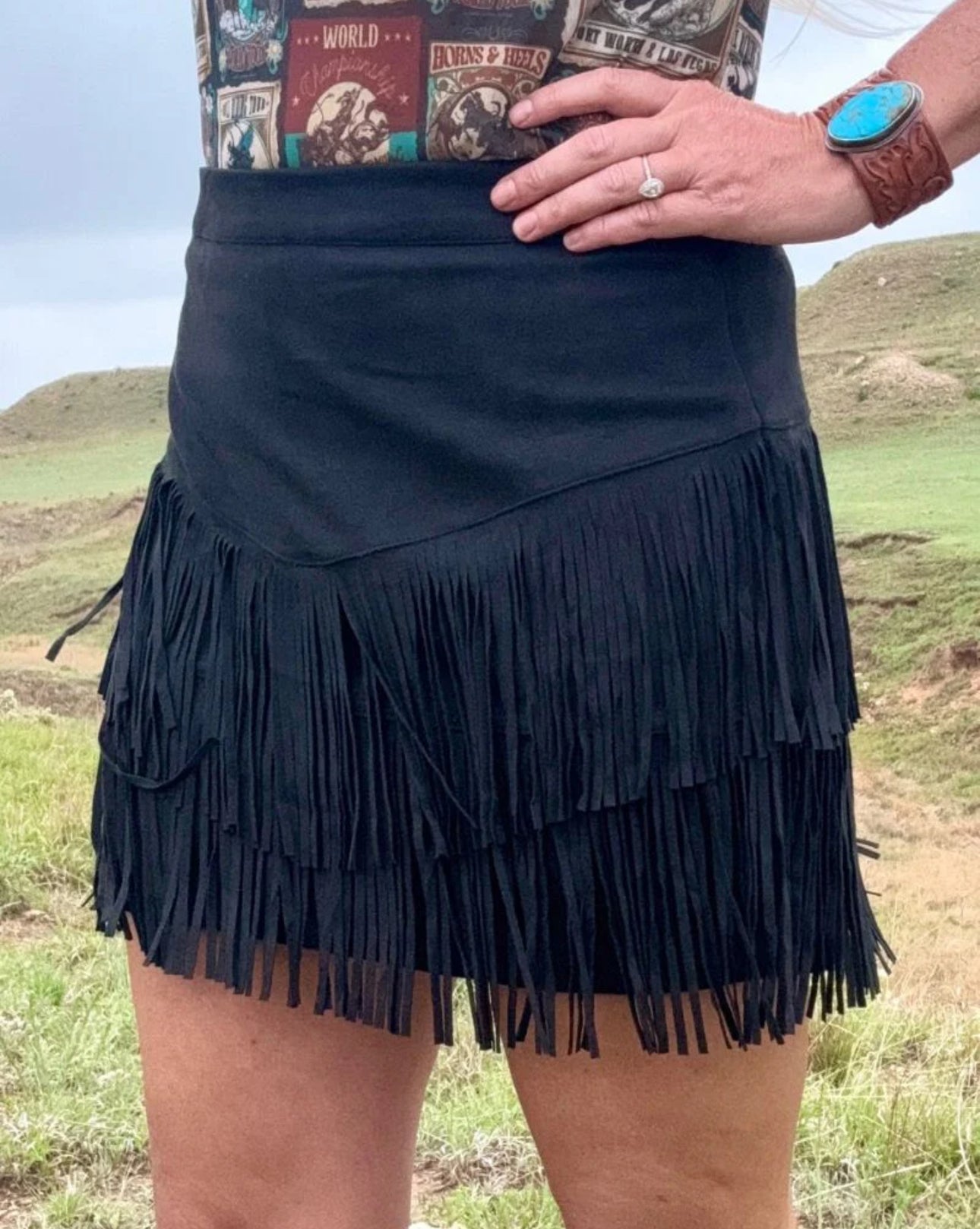 FORT WORTH FRINGE SKIRT BLACK This skirt has sewn is shorts underneath and a zipper on the side :) These skirts are so soft and comfortable!