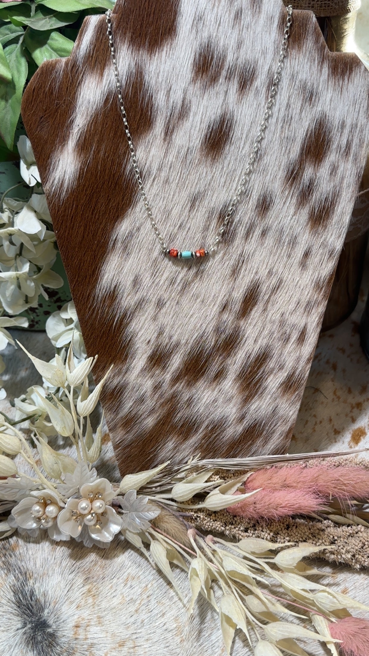 Cash Spiny Oyster, Turquoise
Bar Necklace and Navajo Pearls